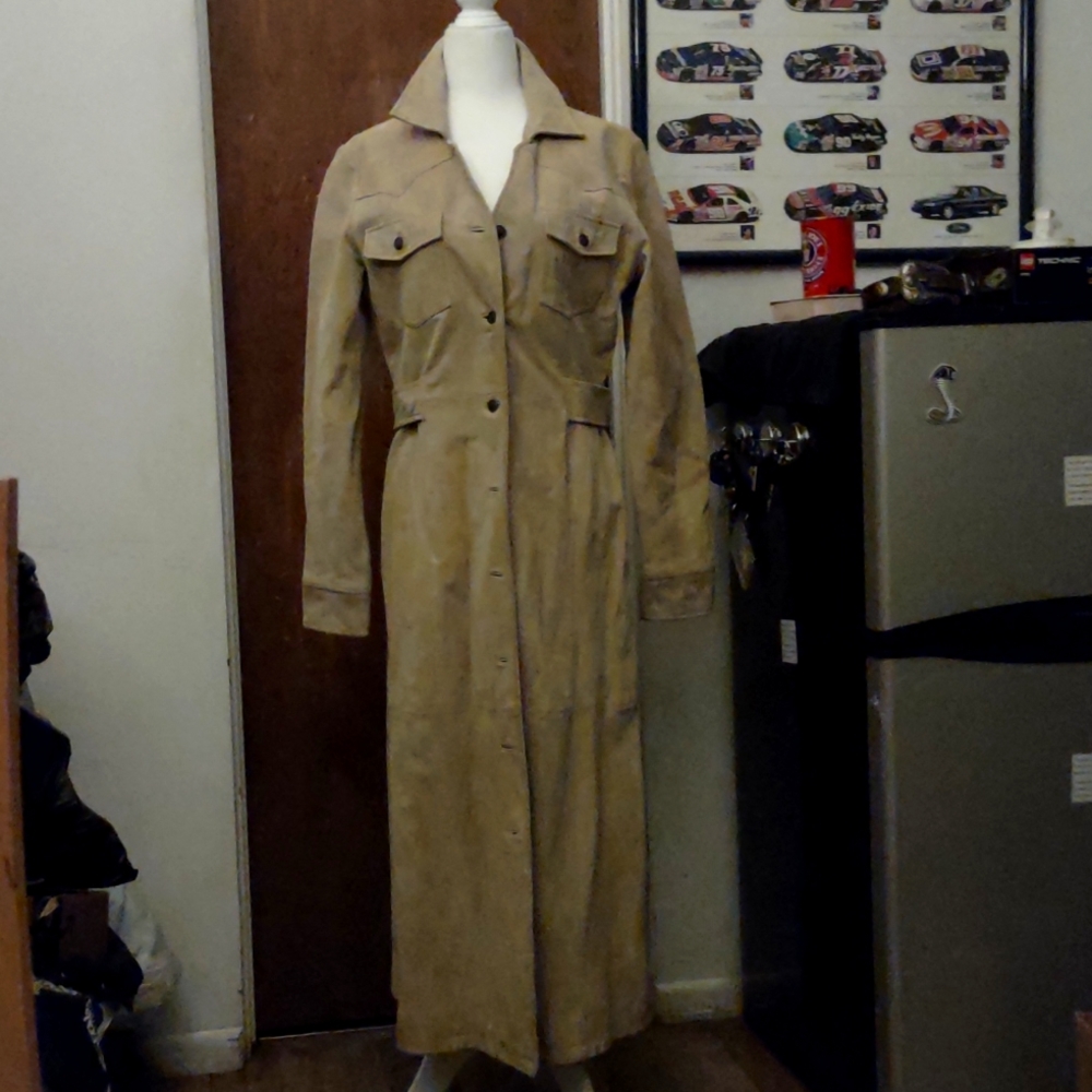 Women's tan, suede duster w/ detachable faux fur collar